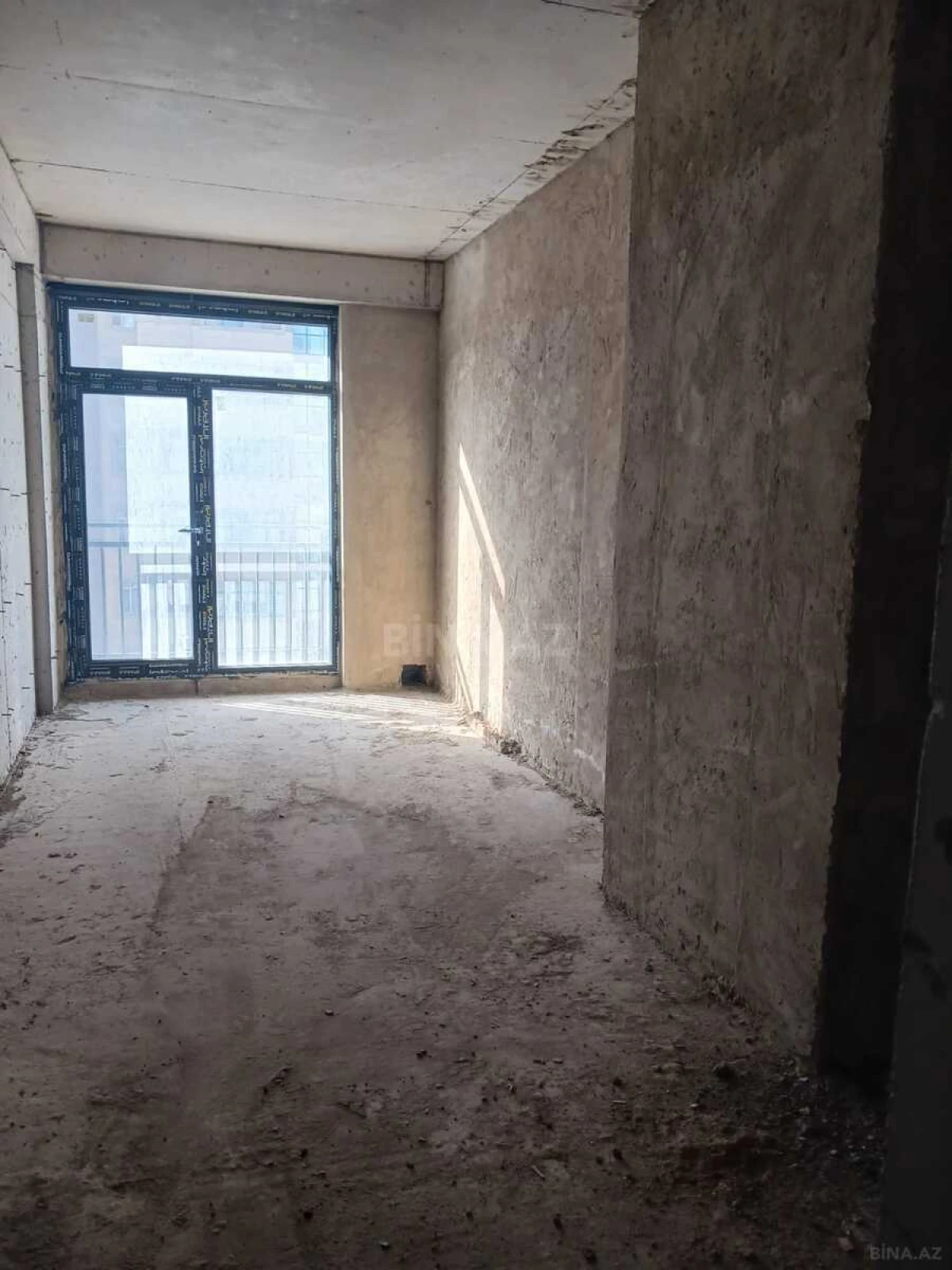 Satılır 2 otaqlı mənzil 111 m²