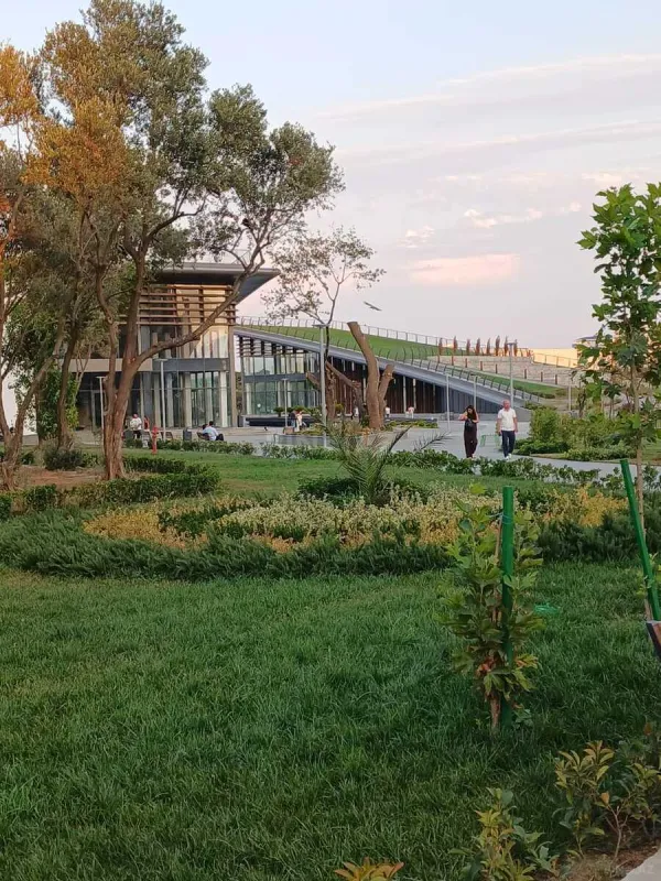 Satılır 2 otaqlı mənzil 111 m²