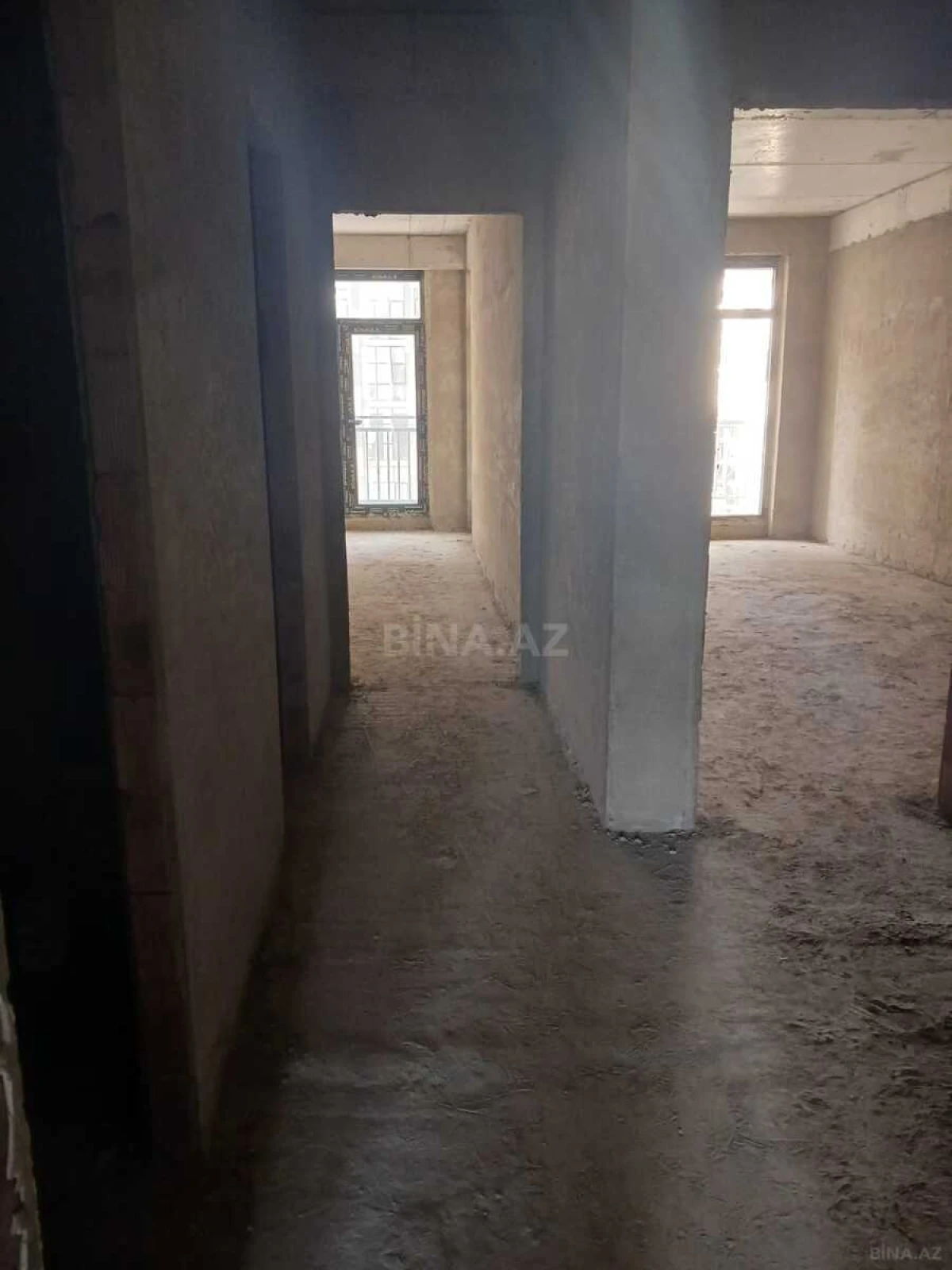 Satılır 2 otaqlı mənzil 111 m²