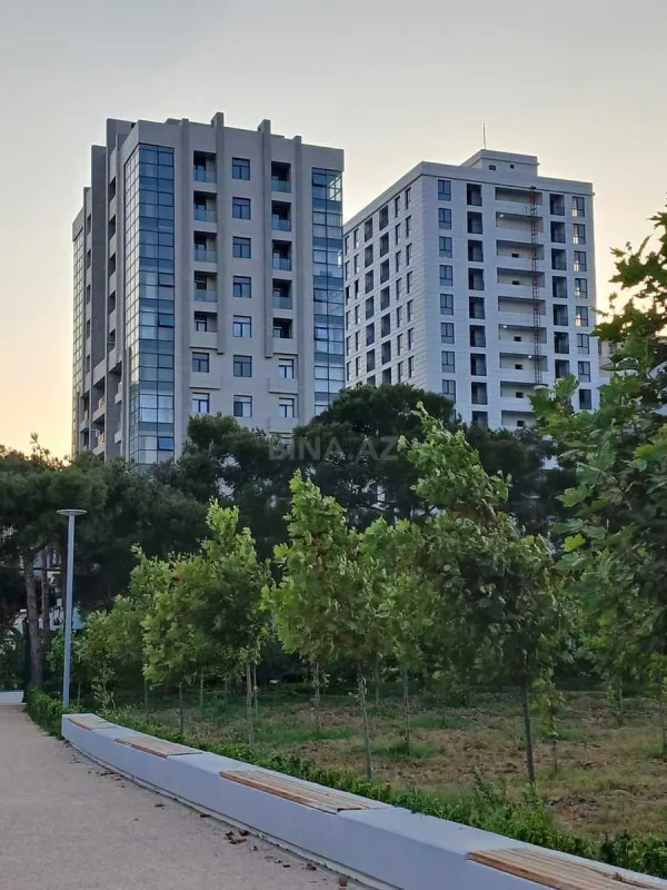 Satılır 2 otaqlı mənzil 111 m²