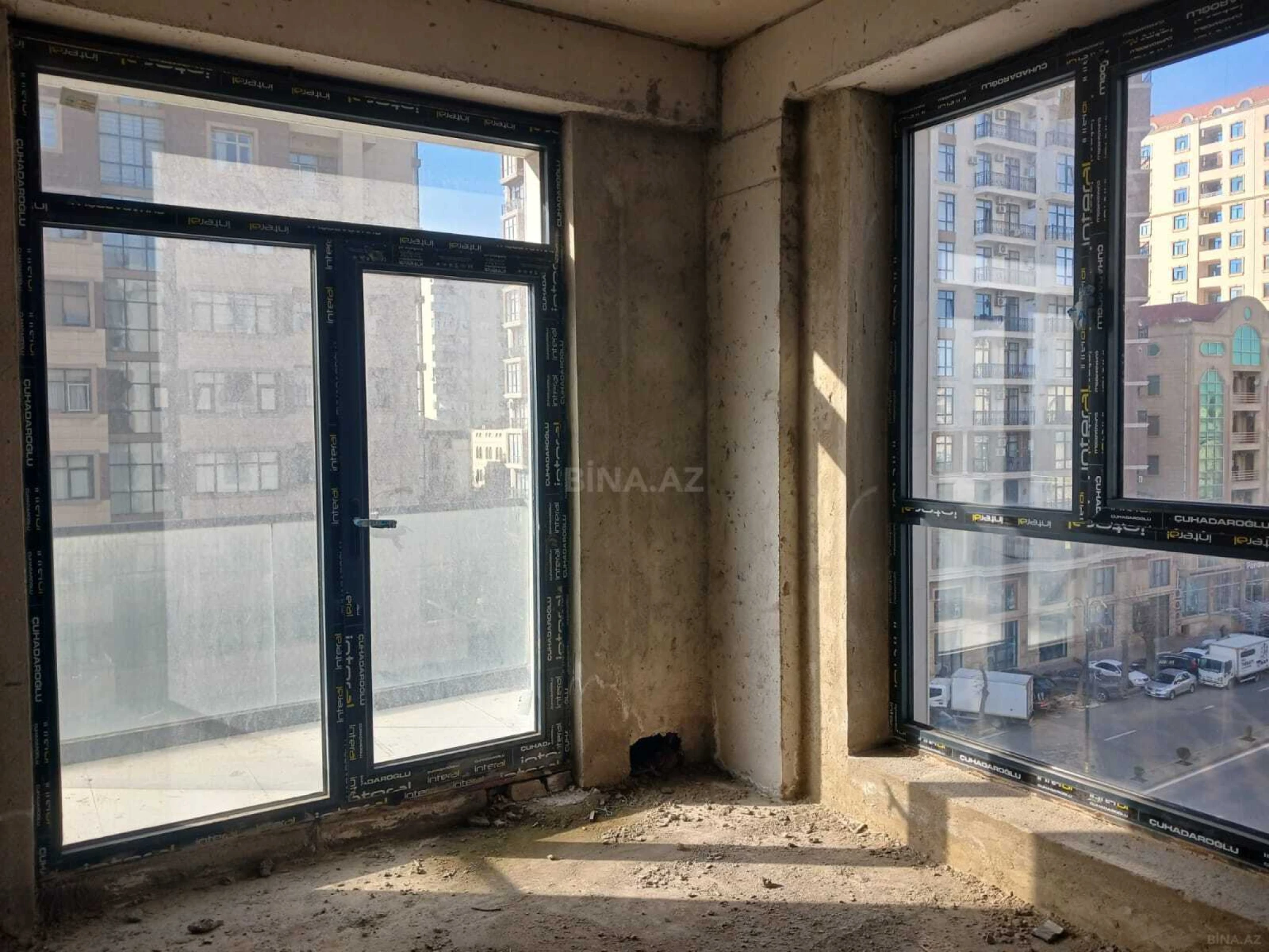Satılır 2 otaqlı mənzil 111 m²