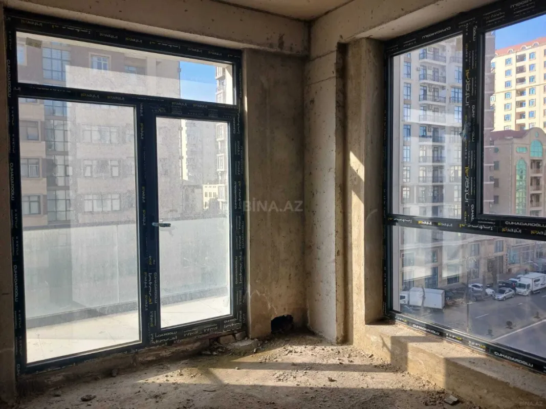 Satılır 2 otaqlı mənzil 111 m²