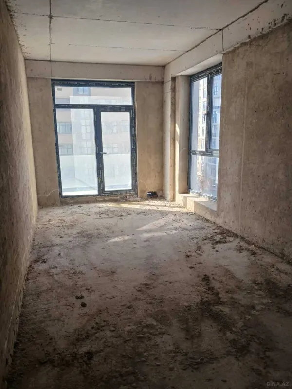 Satılır 2 otaqlı mənzil 111 m²