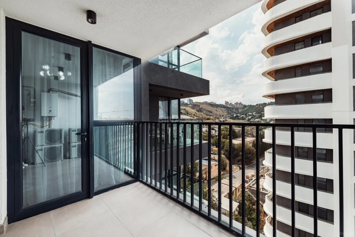 Satılır 3 otaqlı mənzil 150 m²