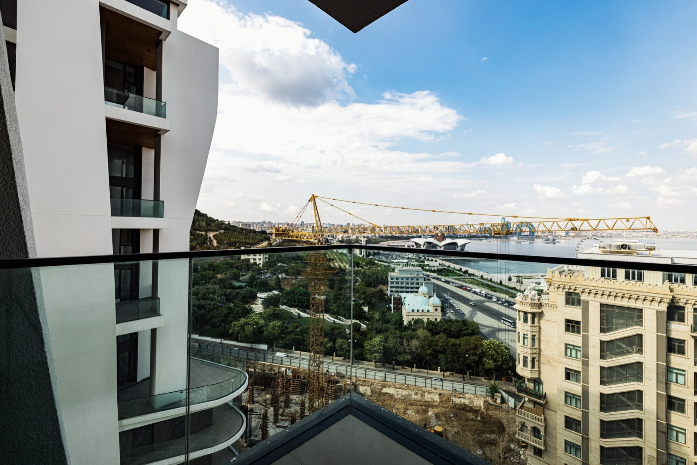 Satılır 3 otaqlı mənzil 150 m²