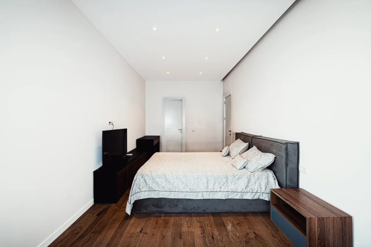 Satılır 3 otaqlı mənzil 150 m²