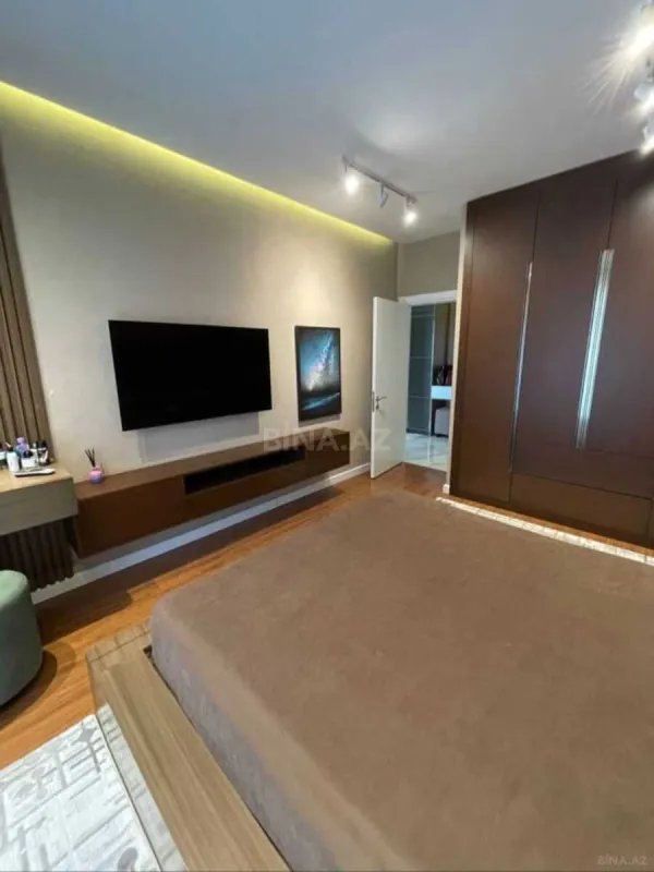Kirayə verilir 2 otaqlı mənzil 80 m²