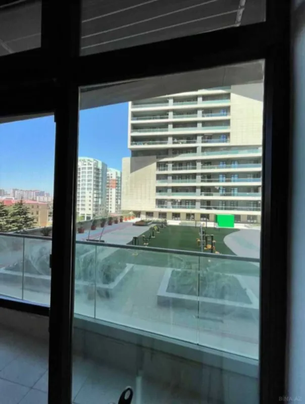 Kirayə verilir 2 otaqlı mənzil 80 m²