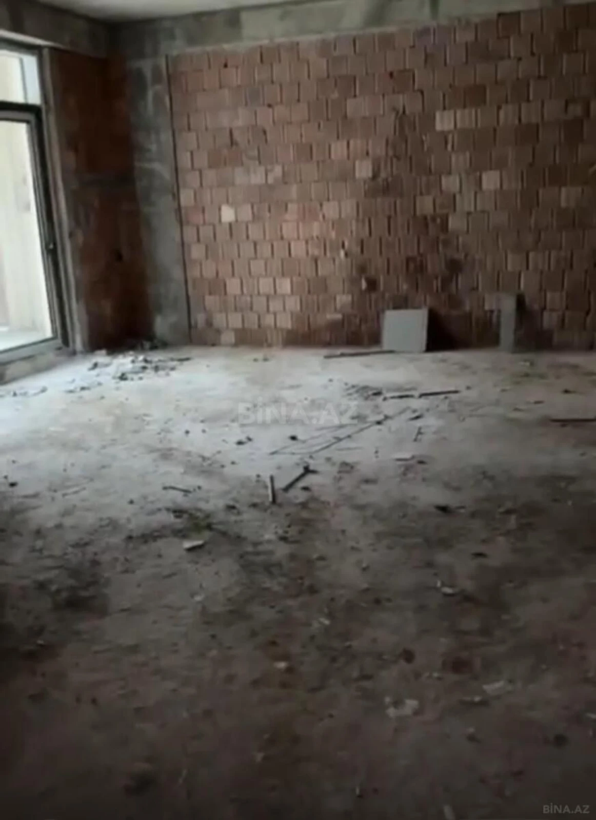 Satılır 2 otaqlı mənzil 102 m²