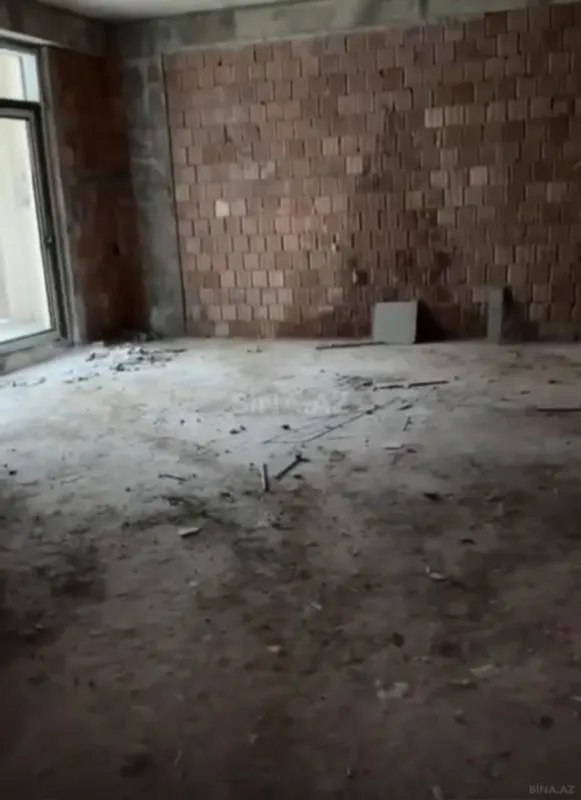 Satılır 2 otaqlı mənzil 102 m²