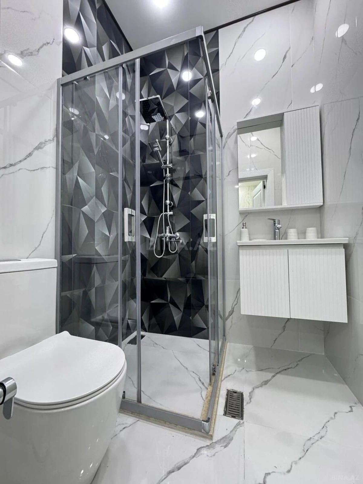 Satılır 4 otaqlı həyət evi 170 m²