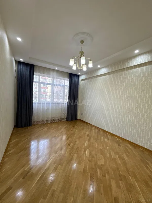 Satılır 3 otaqlı mənzil 83 m²