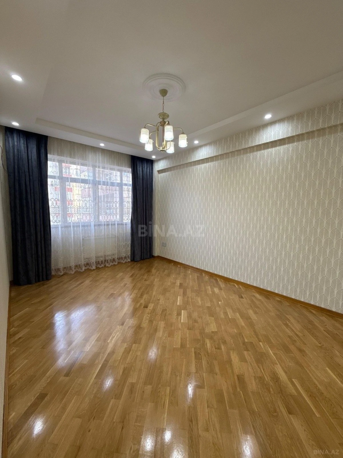 Satılır 3 otaqlı mənzil 83 m²