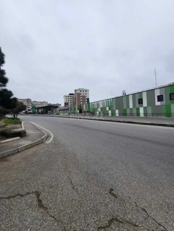 Satılır obyekt 100 m²