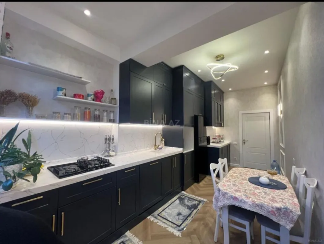 Kirayə verilir 2 otaqlı mənzil 75 m²