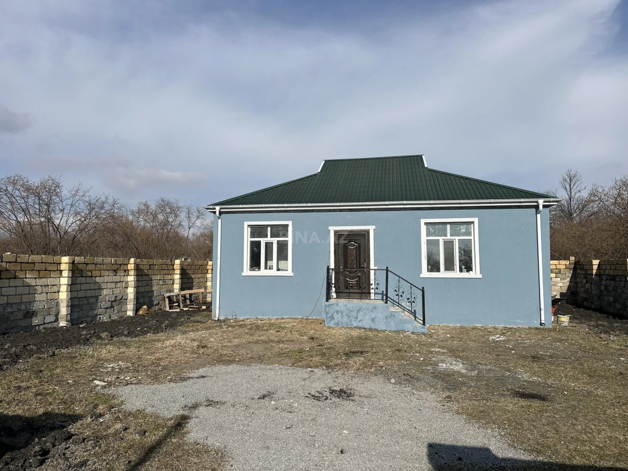 Satılır 3 otaqlı həyət evi 100 m²