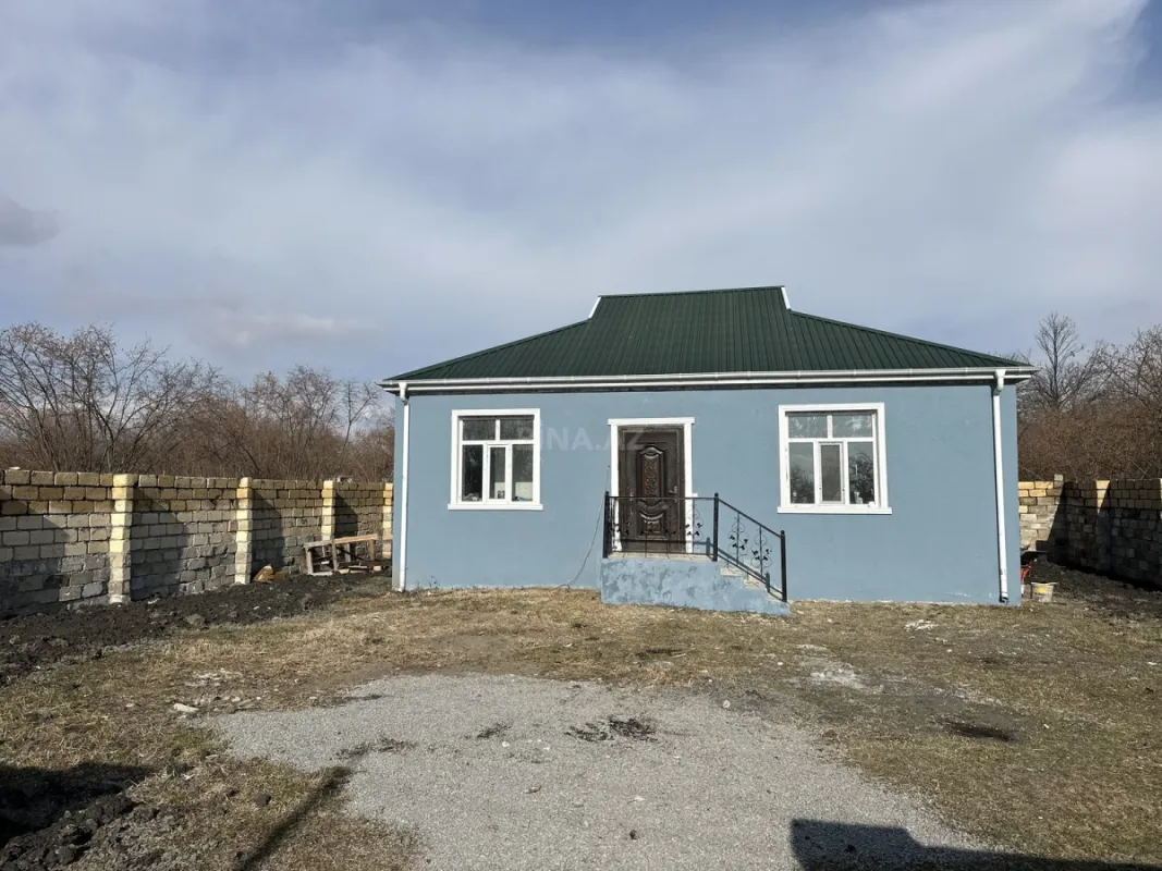 Satılır 3 otaqlı həyət evi 100 m²