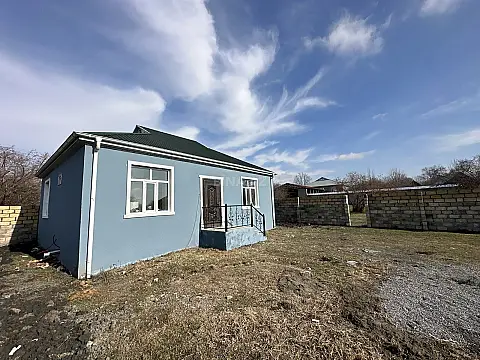 Satılır 3 otaqlı həyət evi 100 m²