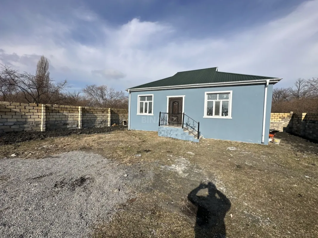 Satılır 3 otaqlı həyət evi 100 m²