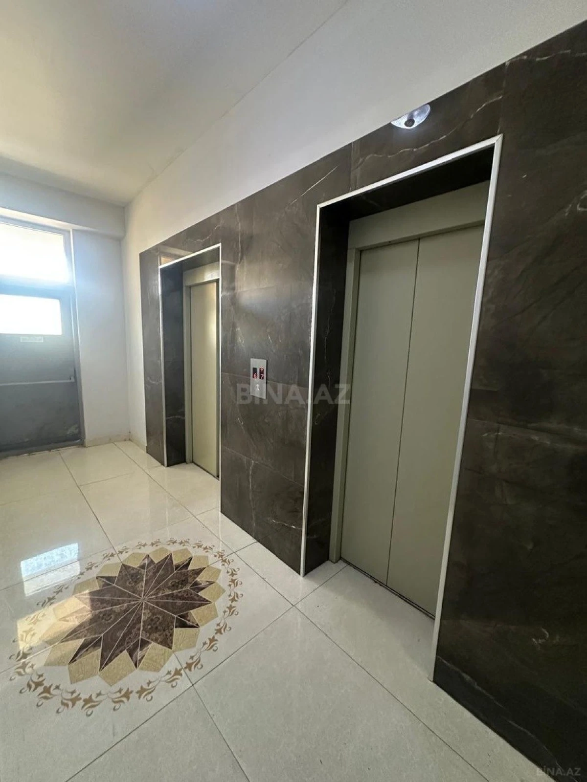 Satılır 2 otaqlı mənzil 88 m²