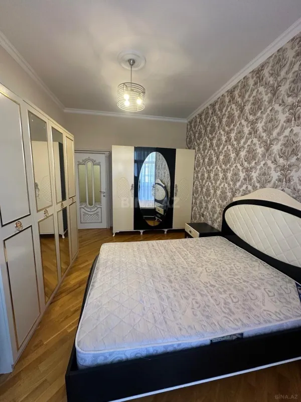 Satılır 2 otaqlı mənzil 88 m²