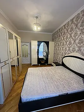 Satılır 2 otaqlı mənzil 88 m²