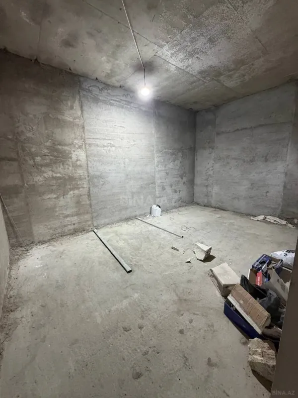 Satılır 4 otaqlı mənzil 198 m²