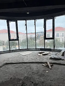 Satılır 4 otaqlı mənzil 198 m²