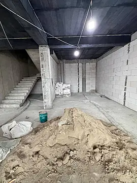 Satılır 4 otaqlı mənzil 198 m²