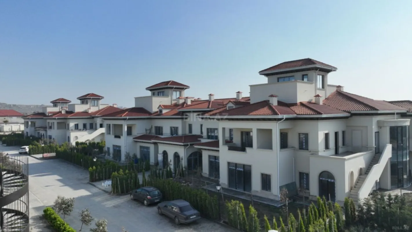 Satılır 4 otaqlı mənzil 198 m²