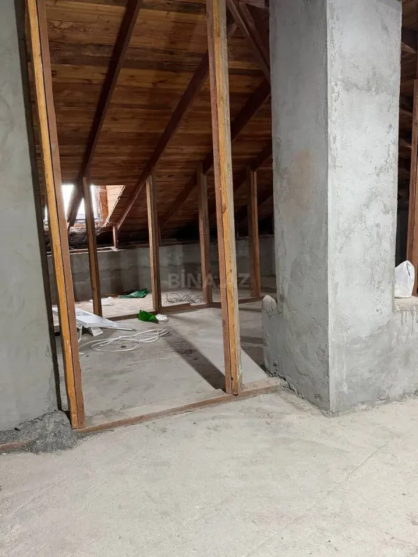 Satılır 4 otaqlı mənzil 198 m²