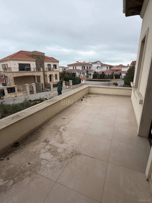 Satılır 4 otaqlı mənzil 198 m²