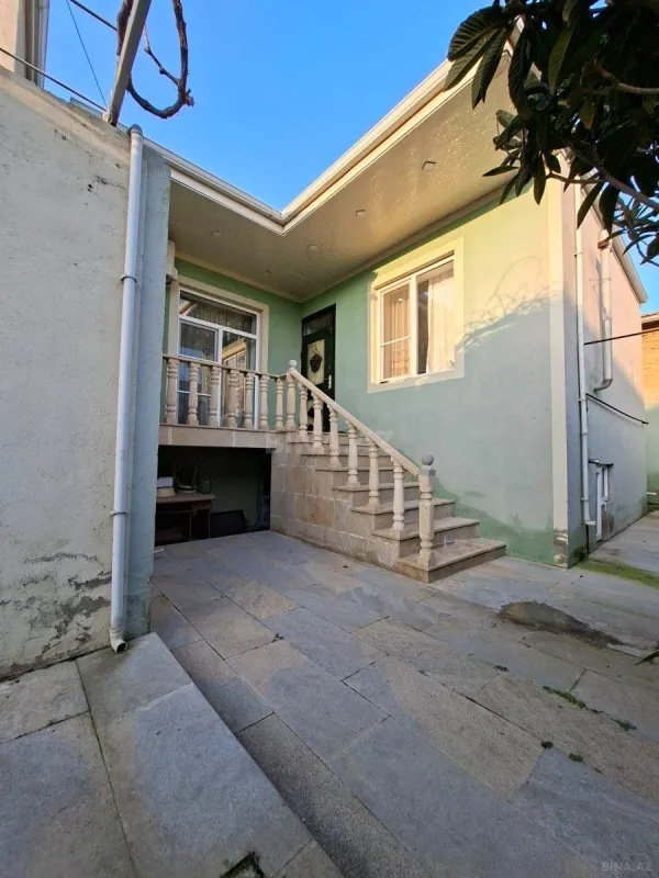 Satılır 3 otaqlı həyət evi 100 m²