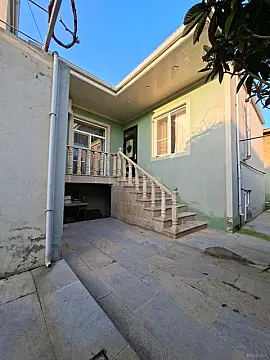 Satılır 3 otaqlı həyət evi 100 m²