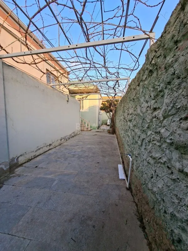 Satılır 3 otaqlı həyət evi 100 m²