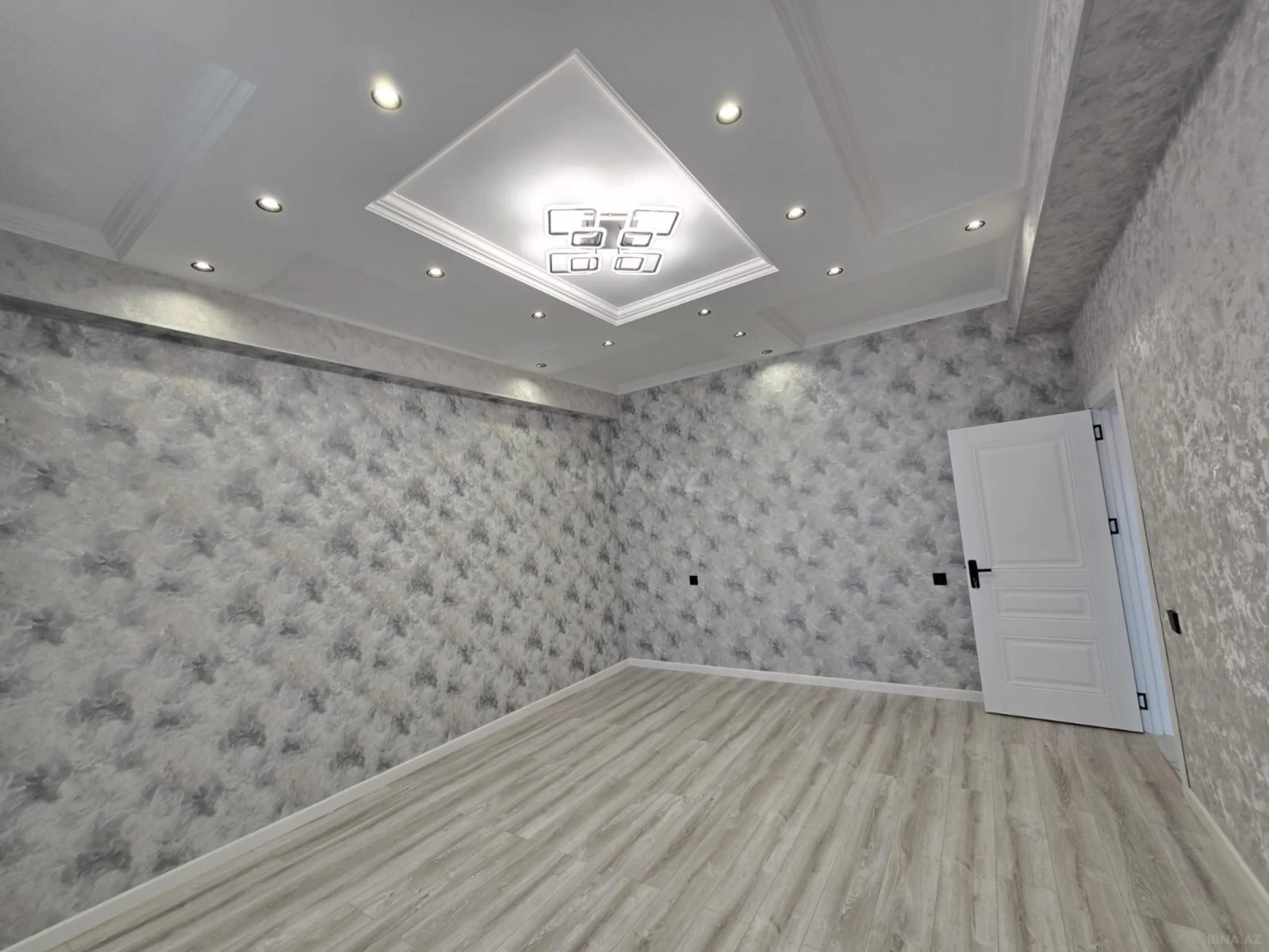 Satılır 3 otaqlı mənzil 96 m²