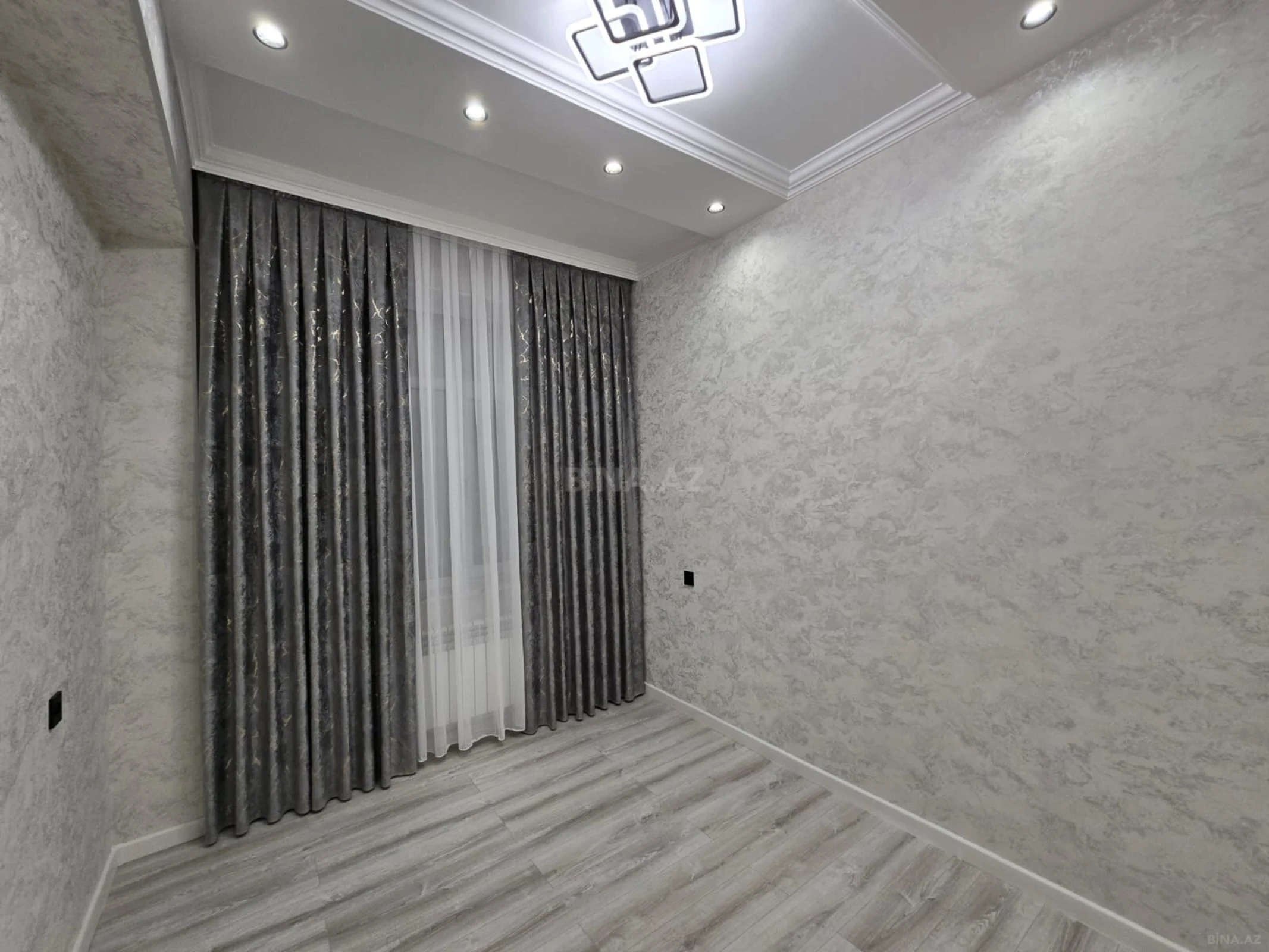 Satılır 3 otaqlı mənzil 96 m²