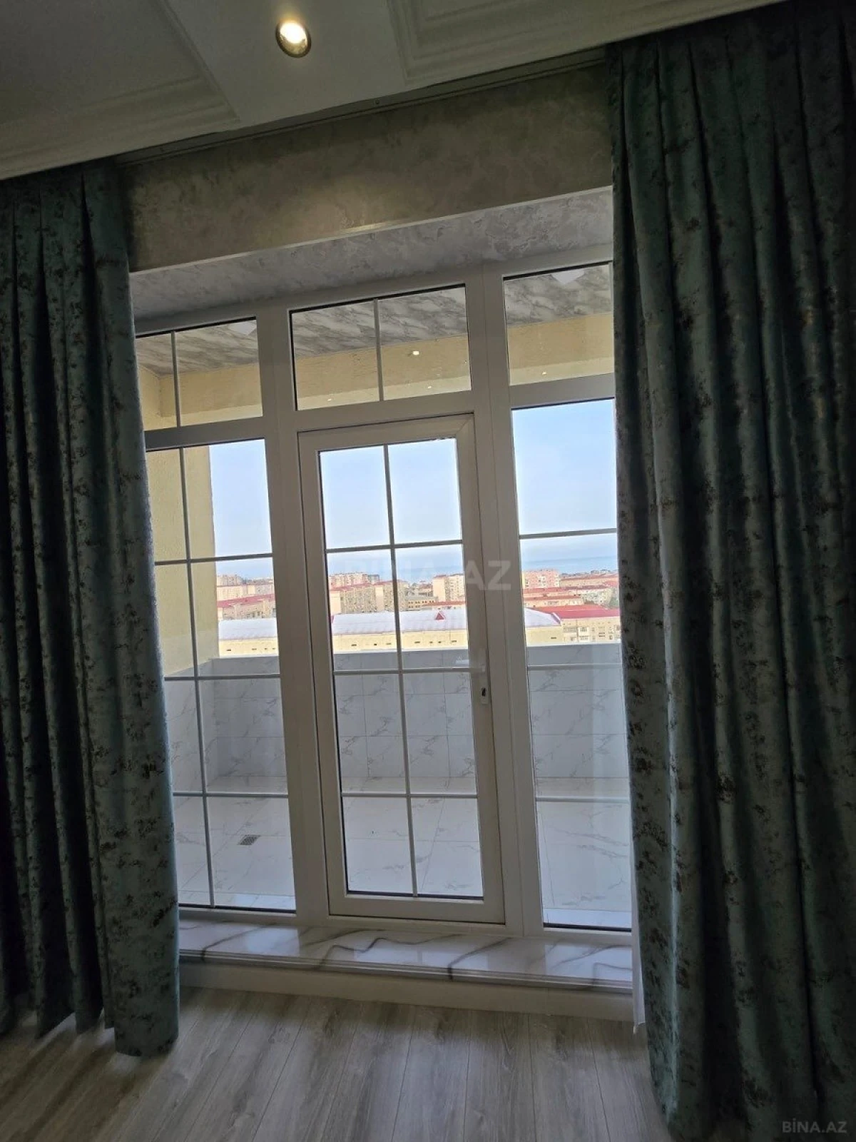 Satılır 3 otaqlı mənzil 96 m²