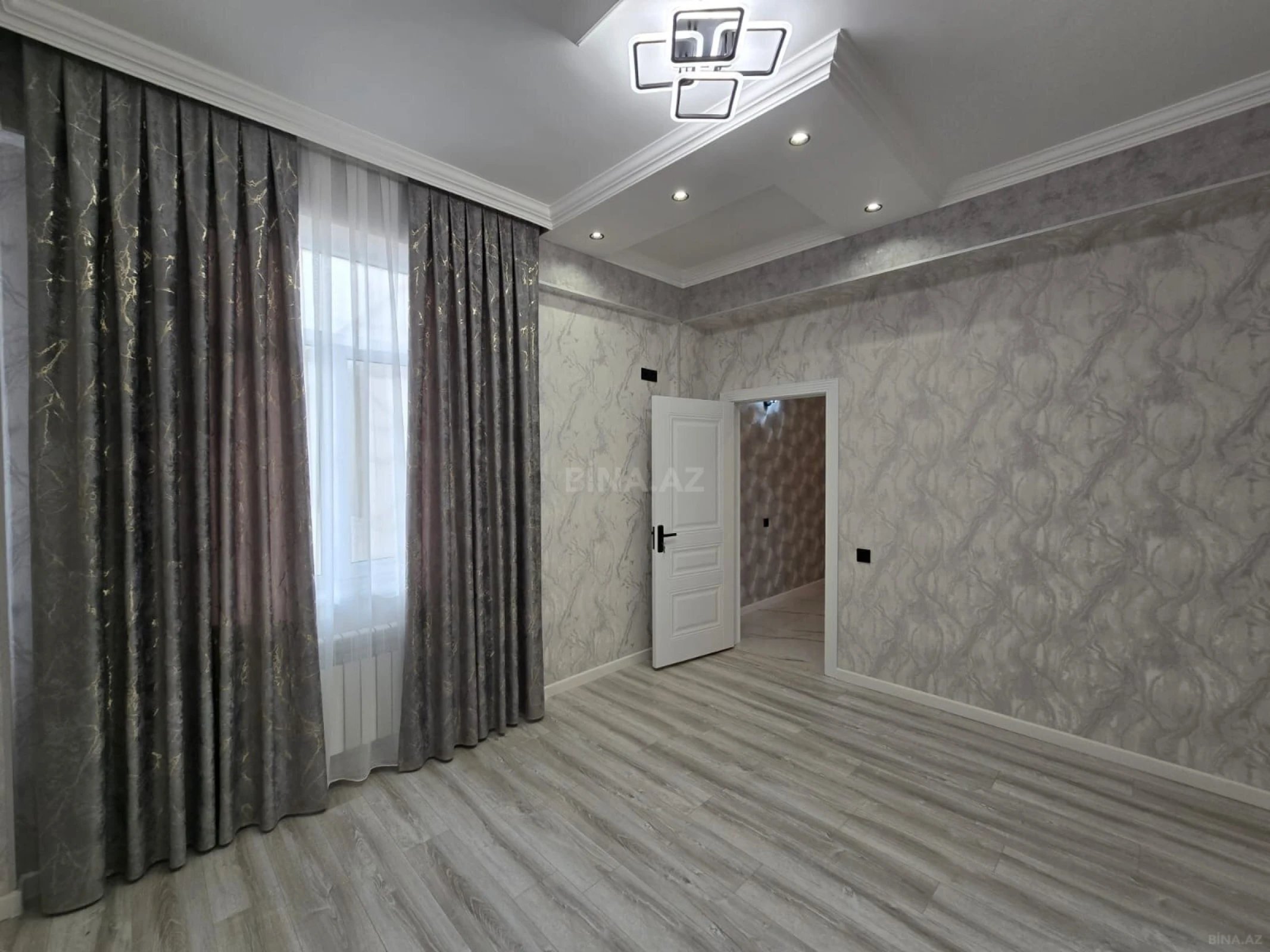 Satılır 3 otaqlı mənzil 96 m²