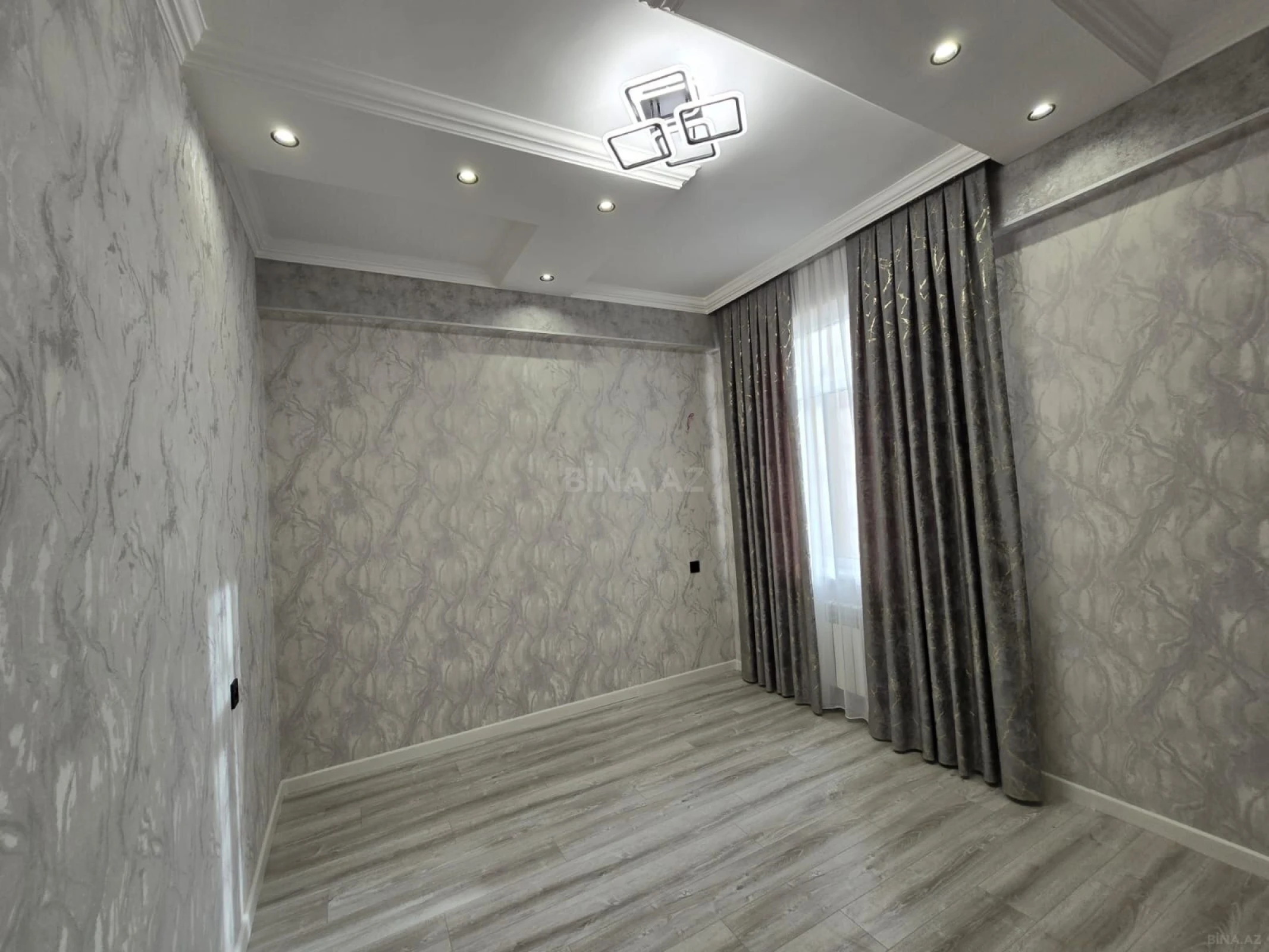 Satılır 3 otaqlı mənzil 96 m²
