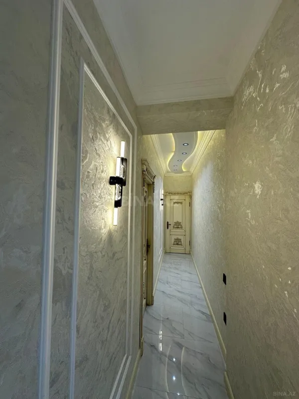 Satılır 4 otaqlı mənzil 135 m²