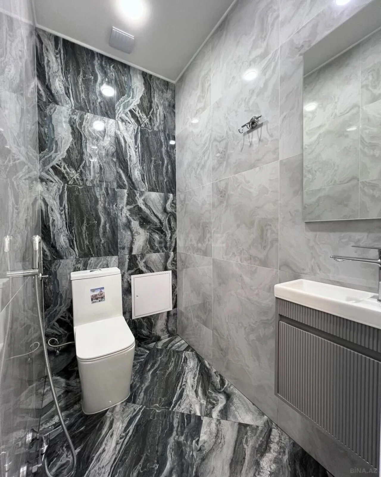 Satılır 2 otaqlı mənzil 95 m²