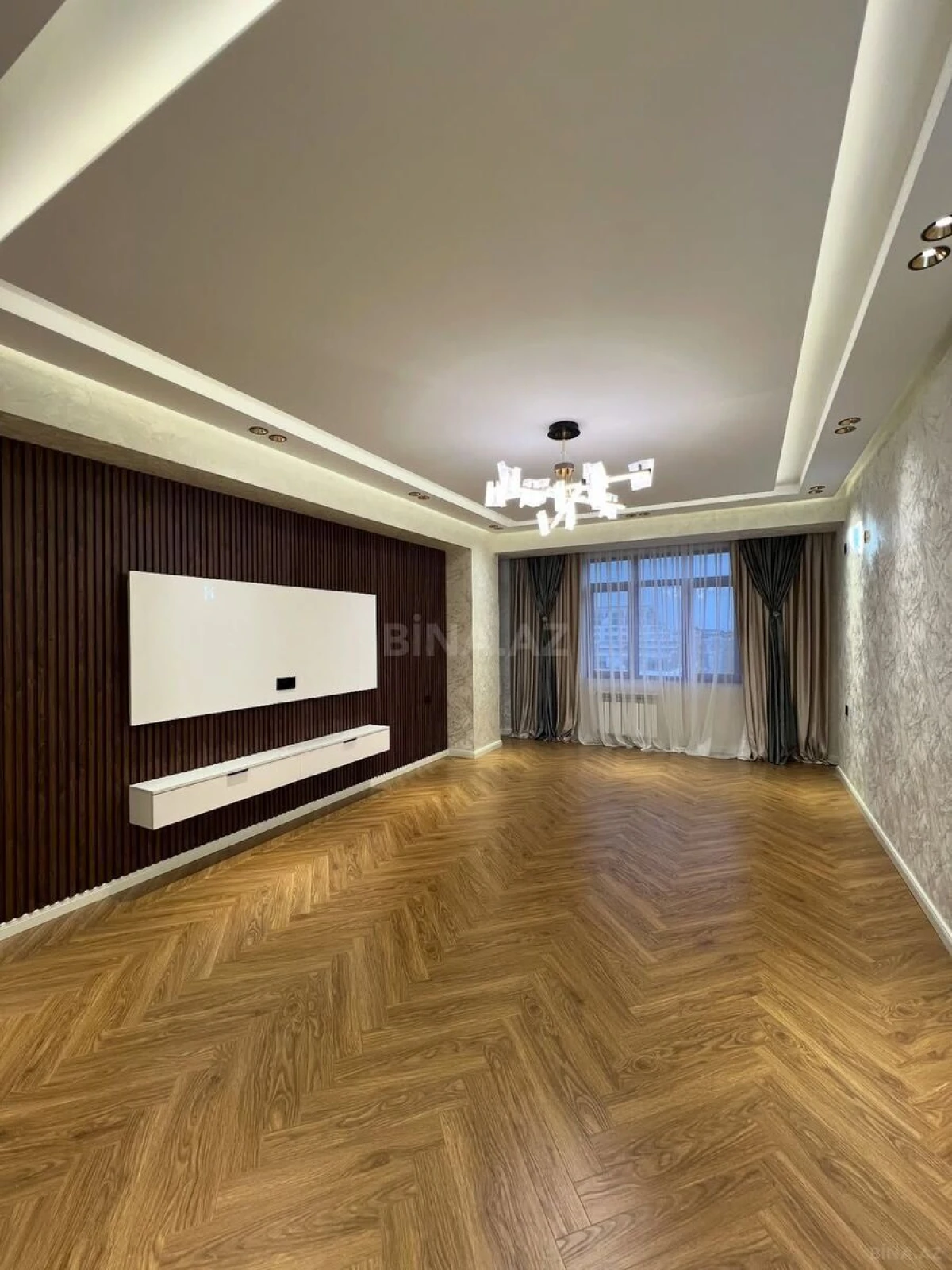 Satılır 3 otaqlı mənzil 115 m²