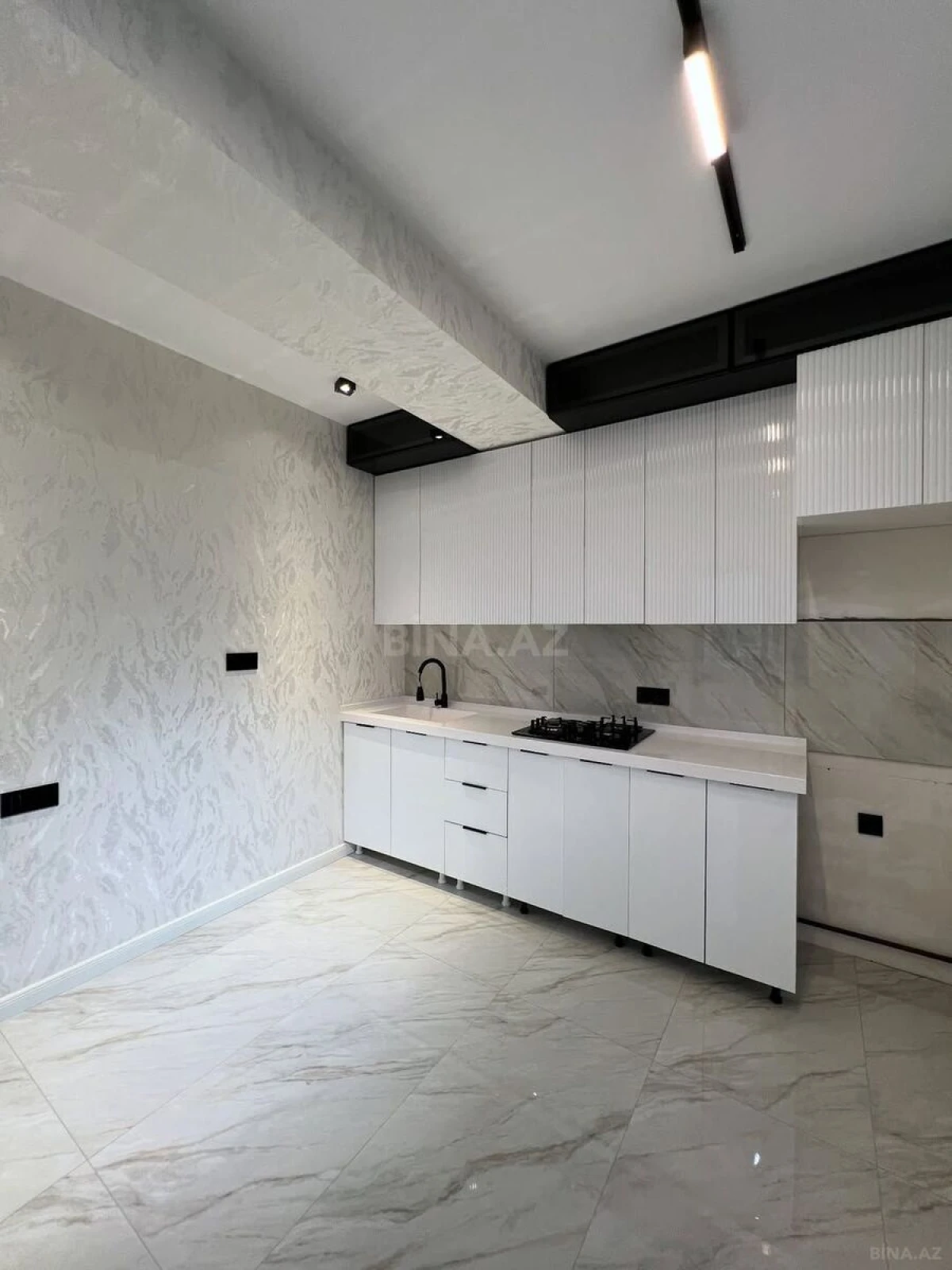Satılır 3 otaqlı mənzil 115 m²