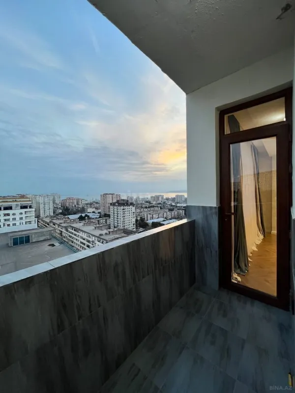 Satılır 3 otaqlı mənzil 115 m²