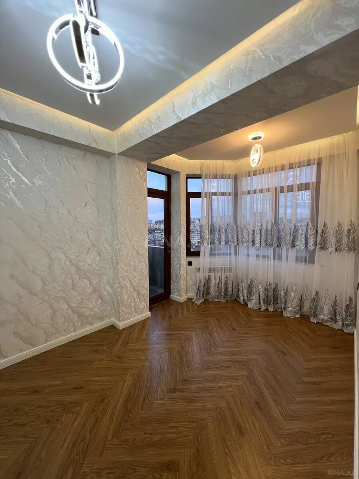 Satılır 3 otaqlı mənzil 115 m²