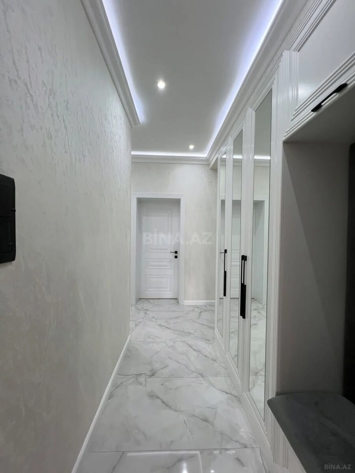 Satılır 3 otaqlı mənzil 96 m²