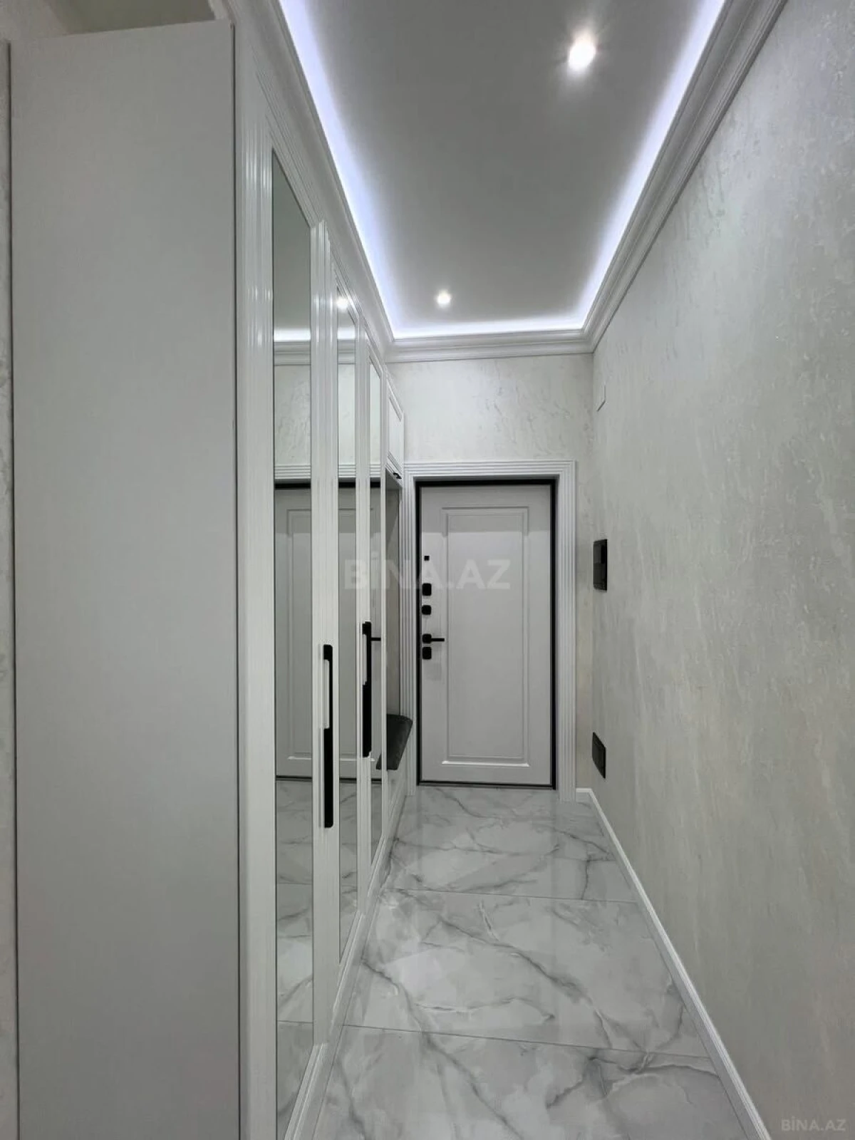 Satılır 3 otaqlı mənzil 96 m²