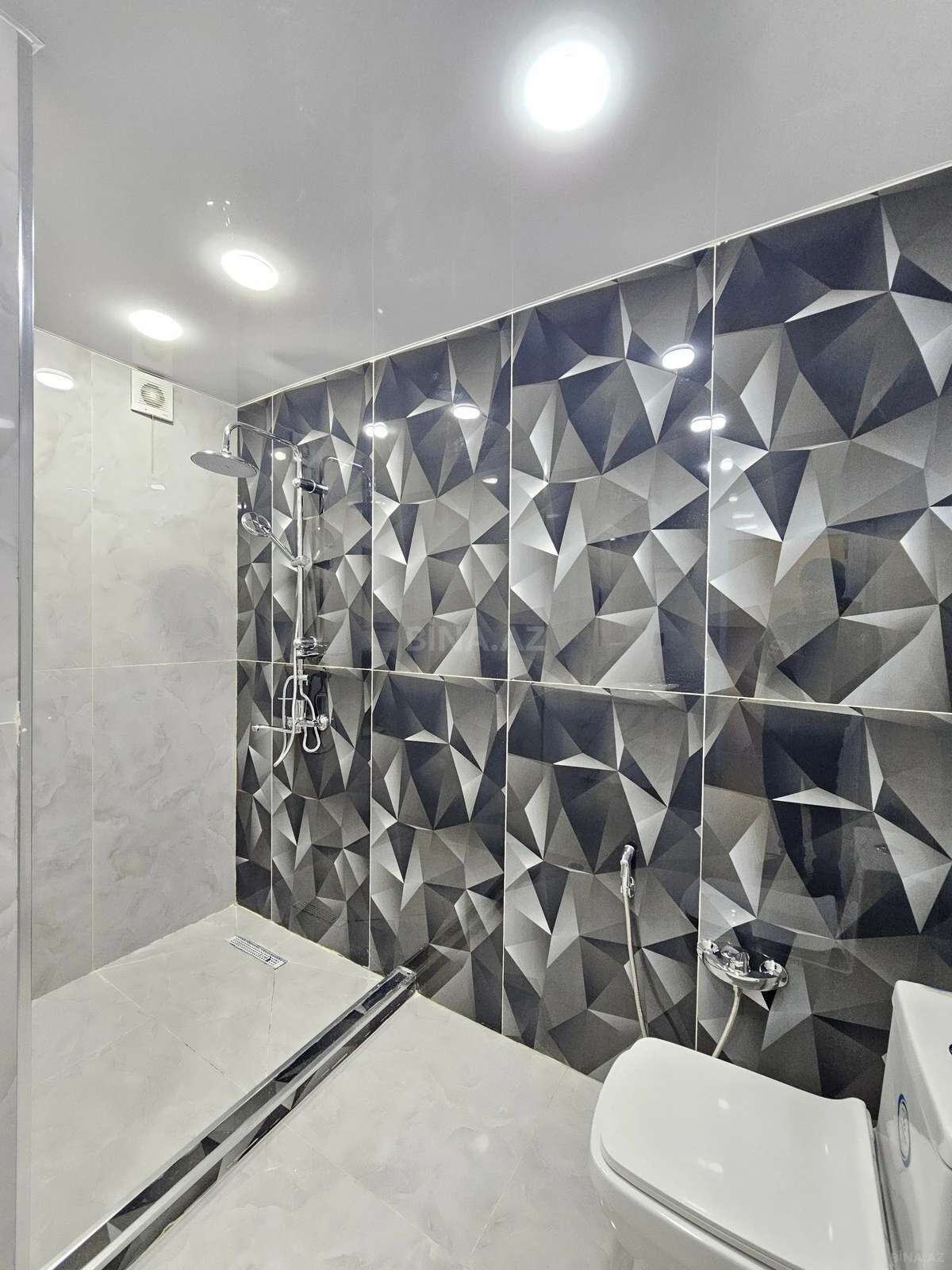 Satılır 3 otaqlı mənzil 80 m²