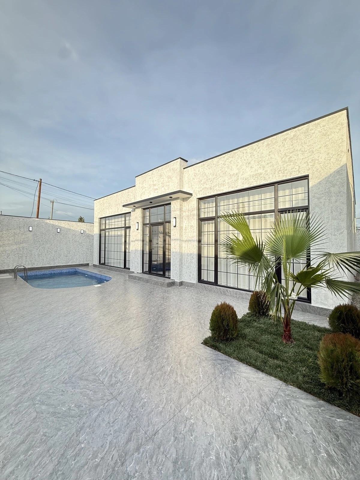 Satılır 4 otaqlı həyət evi 160 m²